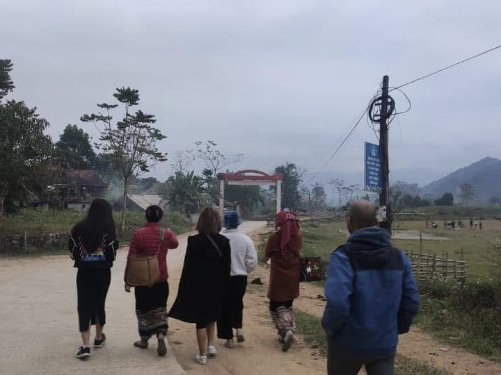 Bản Hoa Tiến, Nghệ An