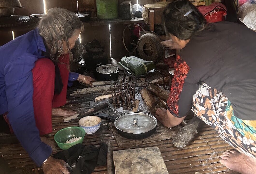 Phía sau một thước phim: hành trình về với sợi bông và chàm của người Cơ Tu, thôn Công Dồn, 2024